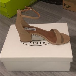 Steve Madden Irenee Tan Nubuck - Size 7